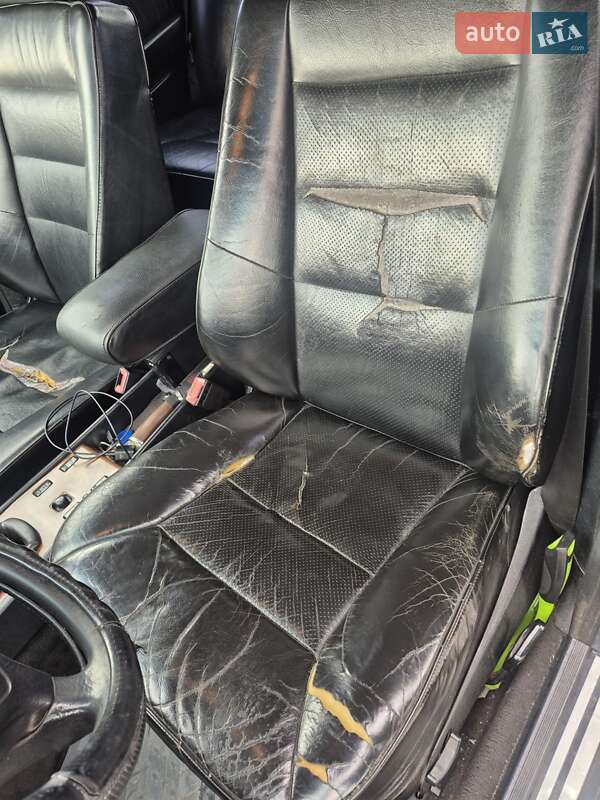 Седан Mercedes-Benz E-Class 1993 в Києві фото 25 Седан Mercedes-Benz E-Class 1993 в Києві