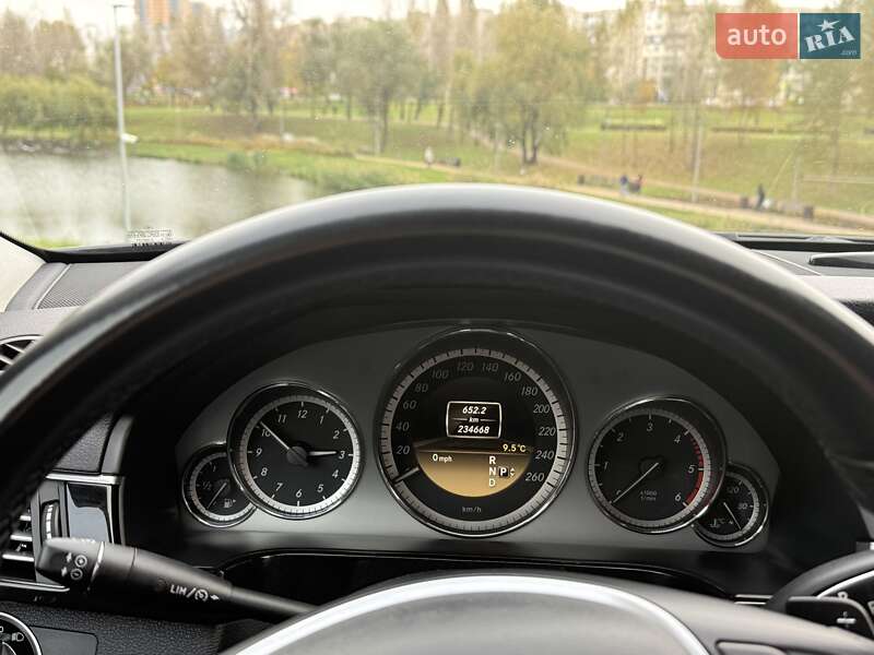 Седан Mercedes-Benz E-Class 2012 в Києві