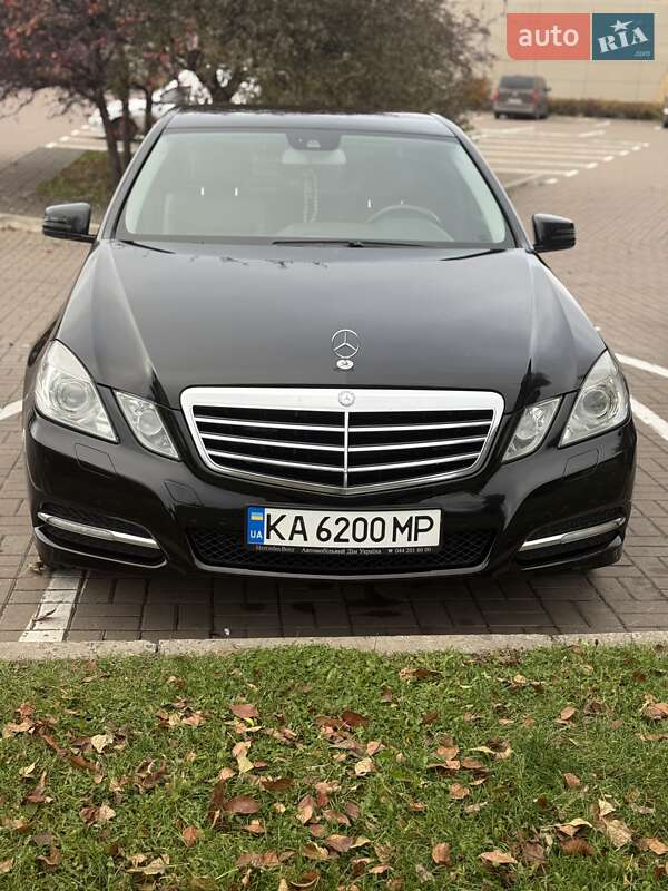 Седан Mercedes-Benz E-Class 2012 в Києві