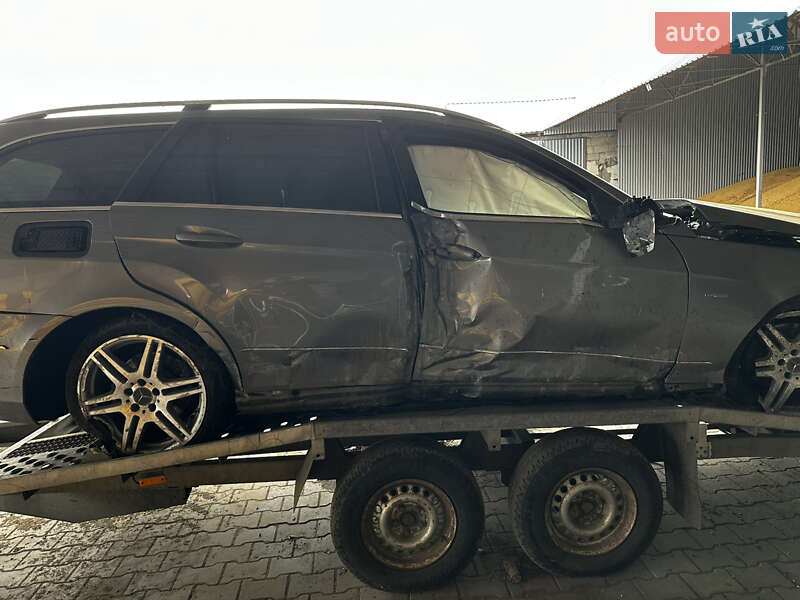 Універсал Mercedes-Benz E-Class 2010 в Звягелі фото 2 Універсал Mercedes-Benz E-Class 2010 в Звягелі