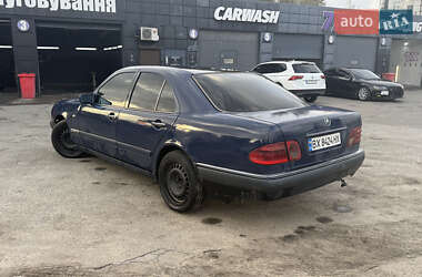 Седан Mercedes-Benz E-Class 1999 в  фото 6 Седан Mercedes-Benz E-Class 1999 в