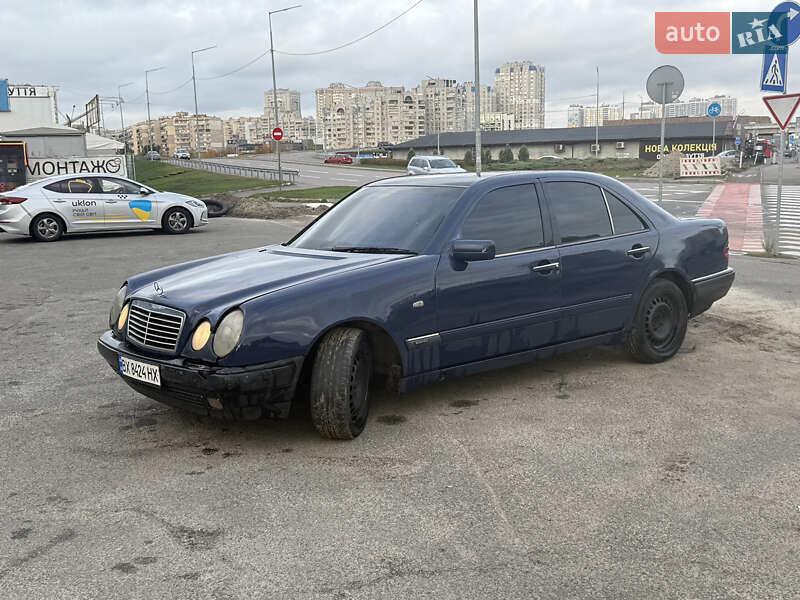 Седан Mercedes-Benz E-Class 1999 в Києві