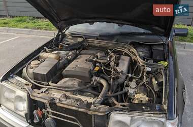 Седан Mercedes-Benz E-Class 1993 в 