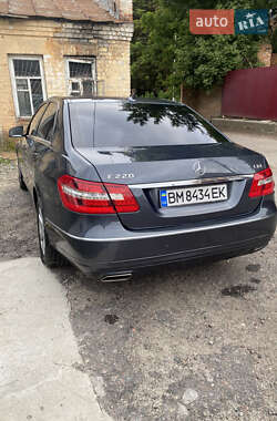 Седан Mercedes-Benz E-Class 2011 в  фото 5 Седан Mercedes-Benz E-Class 2011 в