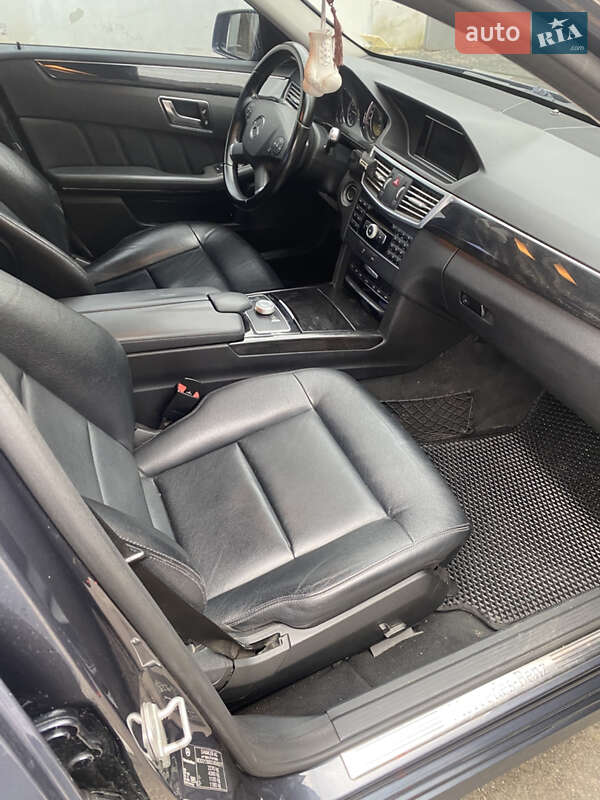 Седан Mercedes-Benz E-Class 2011 в Ромнах фото 6 Седан Mercedes-Benz E-Class 2011 в Ромнах