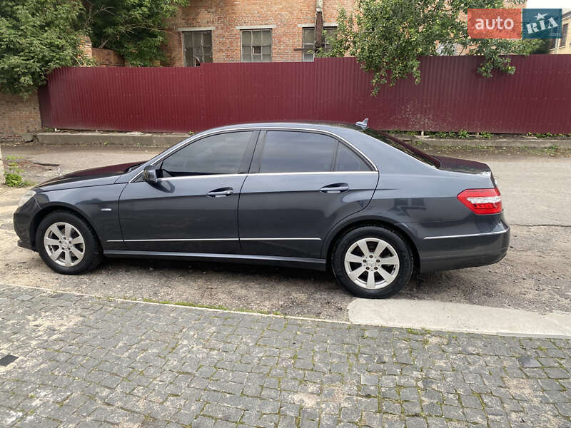 Седан Mercedes-Benz E-Class 2011 в Ромнах фото 4 Седан Mercedes-Benz E-Class 2011 в Ромнах