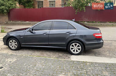 Седан Mercedes-Benz E-Class 2011 в  фото 4 Седан Mercedes-Benz E-Class 2011 в