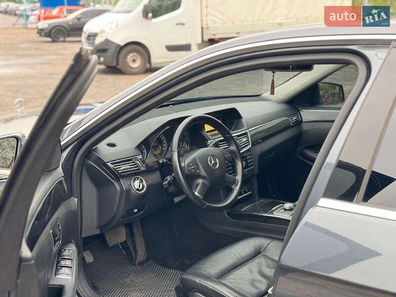 Седан Mercedes-Benz E-Class 2011 в Ромнах фото 22 Седан Mercedes-Benz E-Class 2011 в Ромнах
