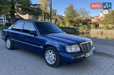 Седан Mercedes-Benz E-Class 1989 в 