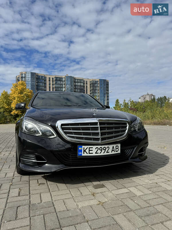 Седан Mercedes-Benz E-Class 2015 в Дніпрі