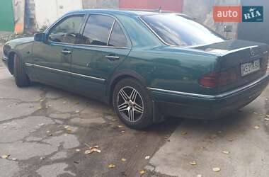 Седан Mercedes-Benz E-Class 1998 в 