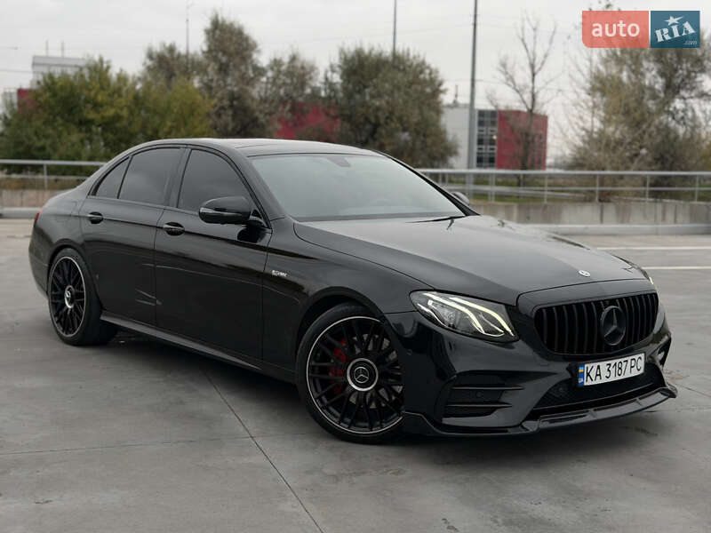 Седан Mercedes-Benz E-Class 2017 в Києві