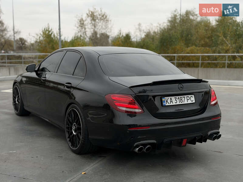 Седан Mercedes-Benz E-Class 2017 в Києві
