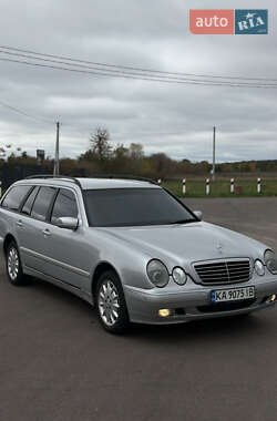 Универсал Mercedes-Benz E-Class 2002 в  фото 3 Универсал Mercedes-Benz E-Class 2002 в