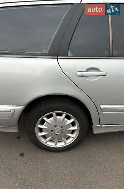 Универсал Mercedes-Benz E-Class 2002 в  фото 22 Универсал Mercedes-Benz E-Class 2002 в