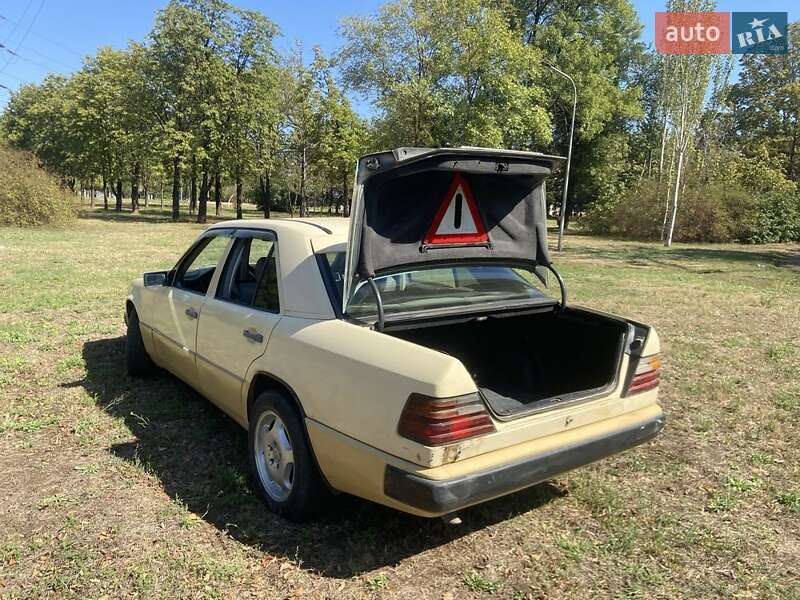 Седан Mercedes-Benz E-Class 1987 в Кривом Роге фото 7 Седан Mercedes-Benz E-Class 1987 в Кривом Роге