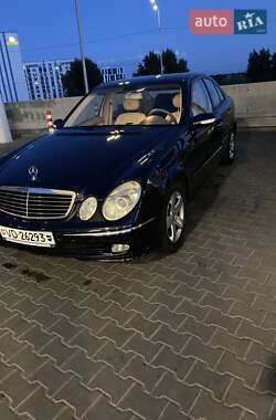Седан Mercedes-Benz E-Class 2003 в Києві