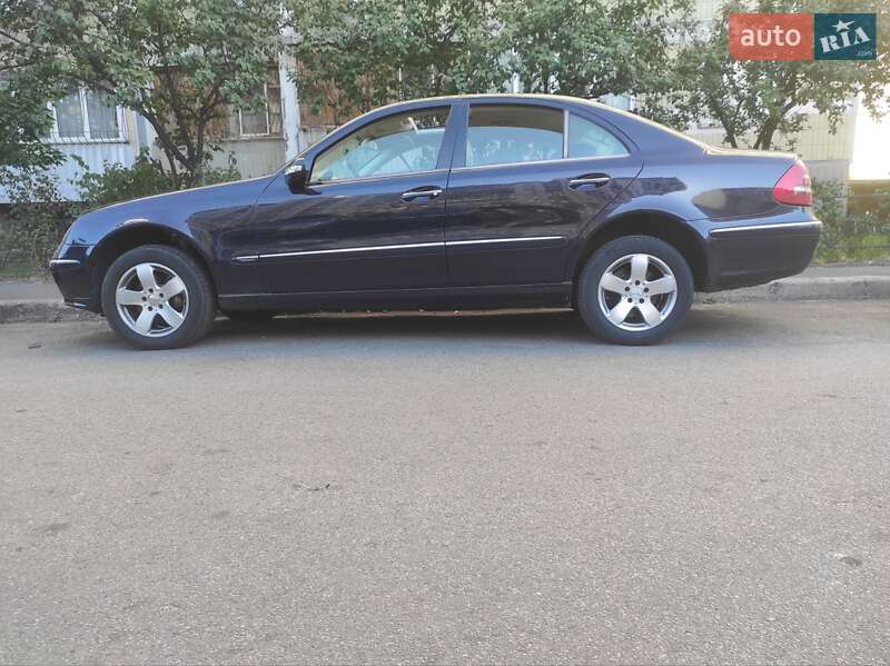 Седан Mercedes-Benz E-Class 2003 в Києві