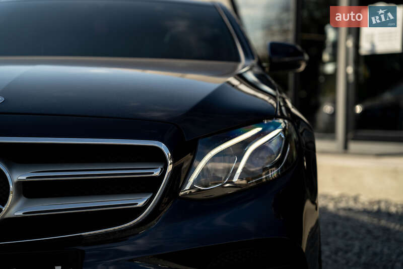 Седан Mercedes-Benz E-Class 2016 в Черновцах