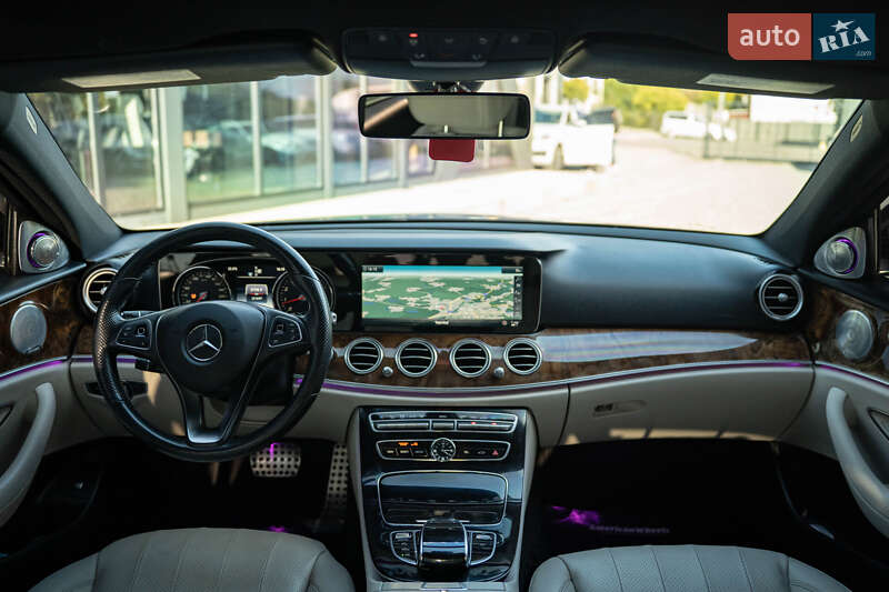 Седан Mercedes-Benz E-Class 2016 в Черновцах