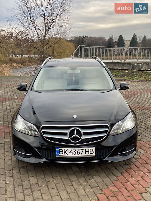 Катафалк Mercedes-Benz E-Class 2013 в Млиніві