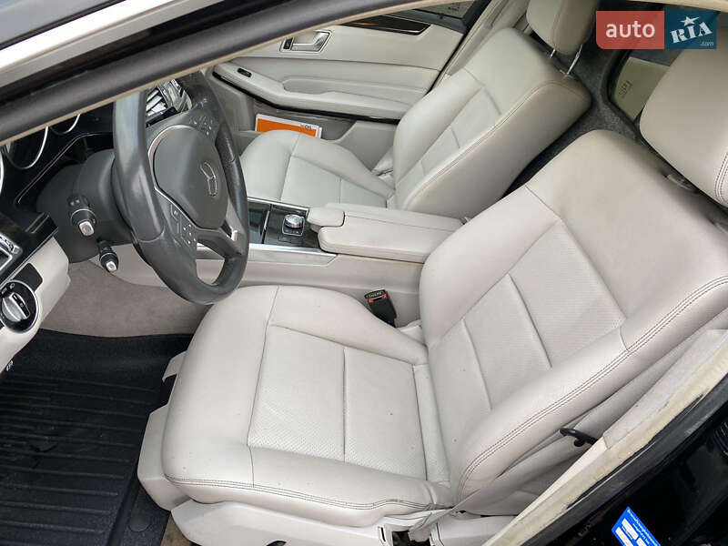 Катафалк Mercedes-Benz E-Class 2013 в Млиніві