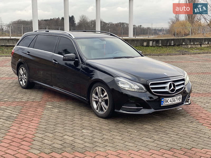 Катафалк Mercedes-Benz E-Class 2013 в Млиніві