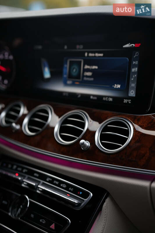 Седан Mercedes-Benz E-Class 2018 в Тернополе фото 99 Седан Mercedes-Benz E-Class 2018 в Тернополе