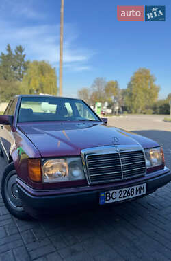 Седан Mercedes-Benz E-Class 1990 в 