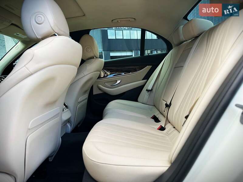 Седан Mercedes-Benz E-Class 2022 в Киеве