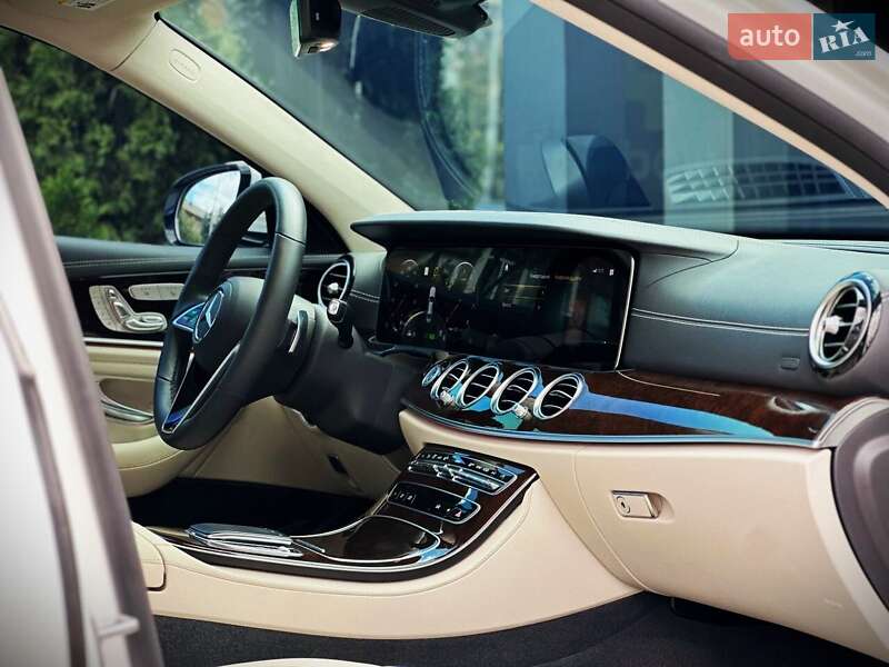 Седан Mercedes-Benz E-Class 2022 в Киеве