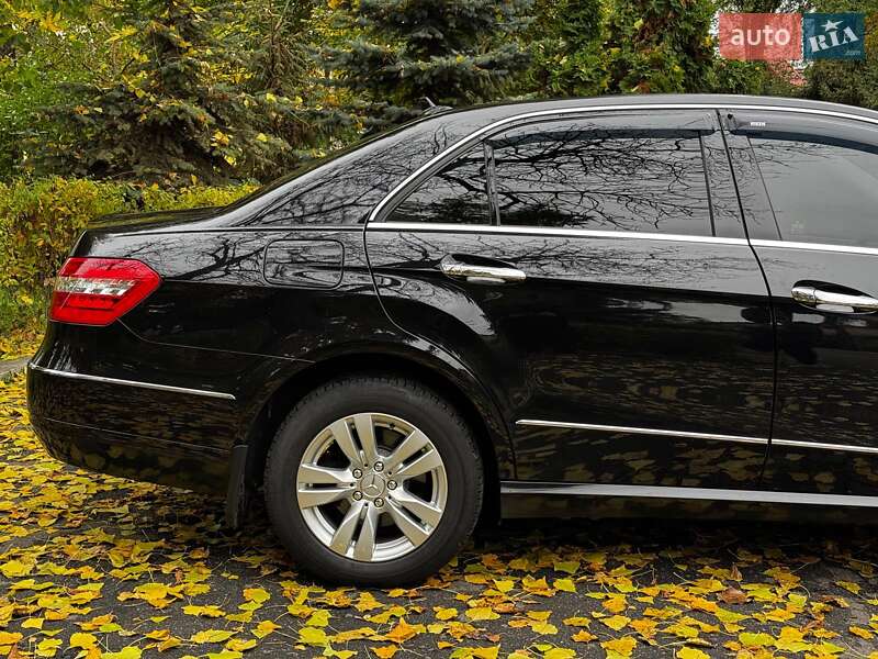 Седан Mercedes-Benz E-Class 2010 в Киеве фото 5 Седан Mercedes-Benz E-Class 2010 в Киеве