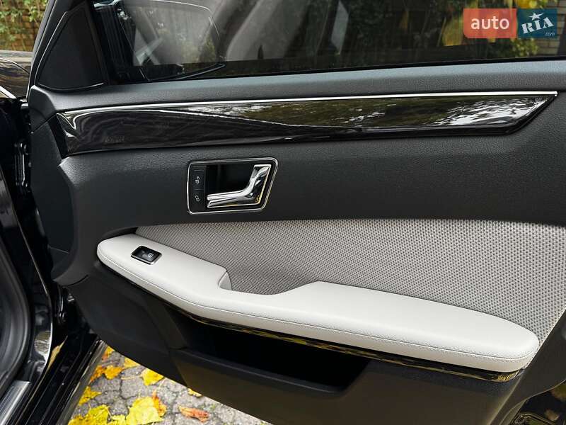 Седан Mercedes-Benz E-Class 2010 в Киеве фото 42 Седан Mercedes-Benz E-Class 2010 в Киеве