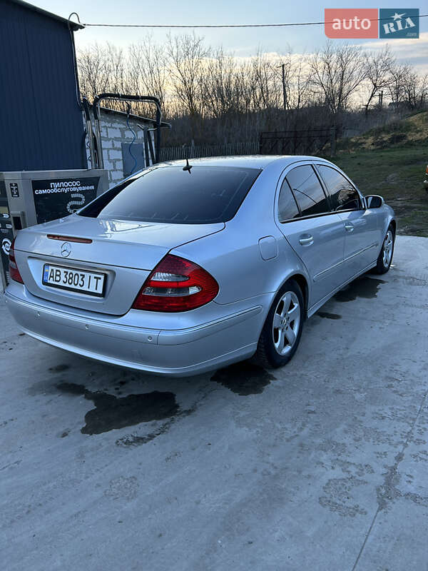 Седан Mercedes-Benz E-Class 2005 в Піщанці