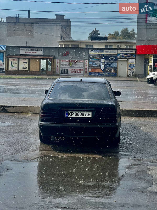 Седан Mercedes-Benz E-Class 2001 в Запоріжжі