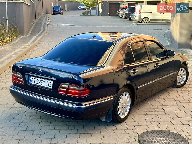 Седан Mercedes-Benz E-Class 2001 в Івано-Франківську