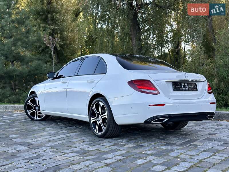 Седан Mercedes-Benz E-Class 2016 в Киеве фото 61 Седан Mercedes-Benz E-Class 2016 в Киеве