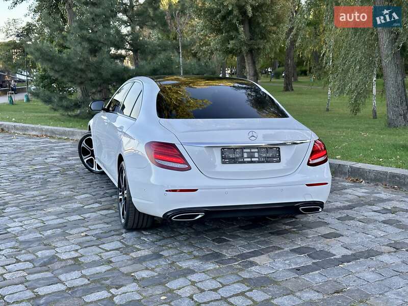 Седан Mercedes-Benz E-Class 2016 в Киеве фото 63 Седан Mercedes-Benz E-Class 2016 в Киеве