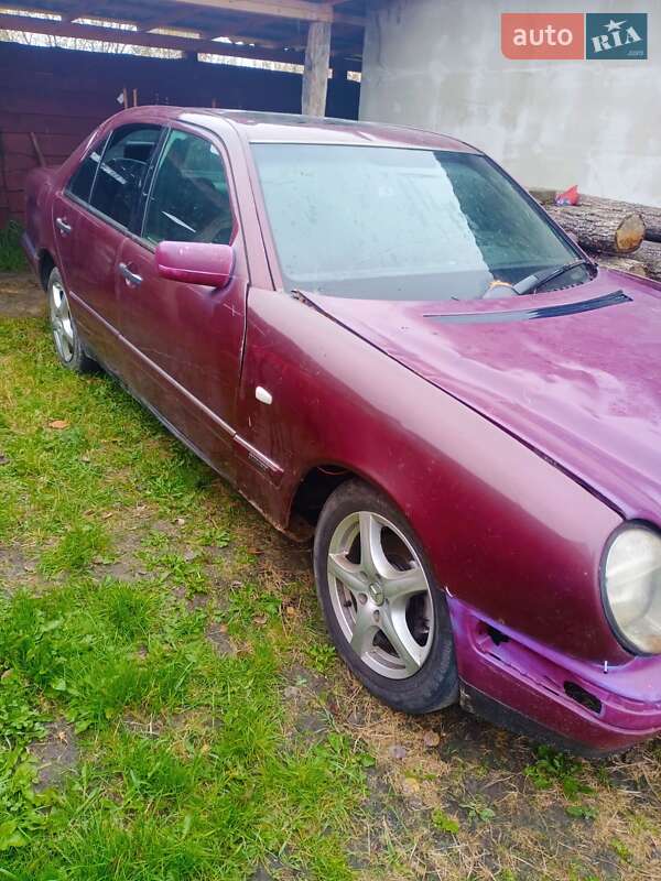 Mercedes-Benz E-Class 1996 Mercedes-Benz E-Class 1996