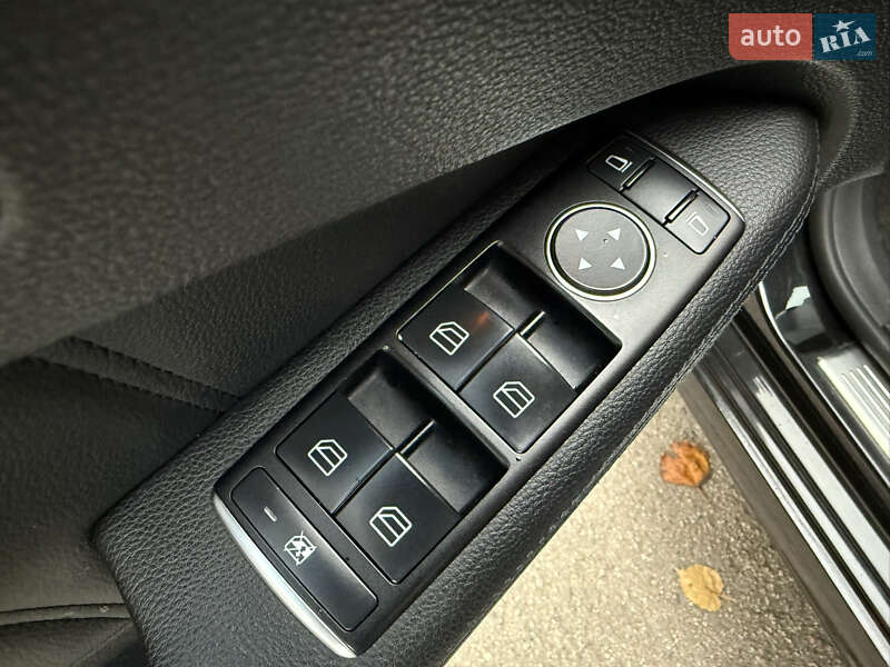 Седан Mercedes-Benz E-Class 2011 в Смілі фото 22 Седан Mercedes-Benz E-Class 2011 в Смілі