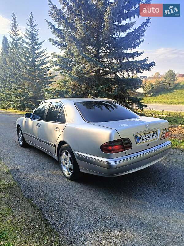 Седан Mercedes-Benz E-Class 2000 в Тернополе