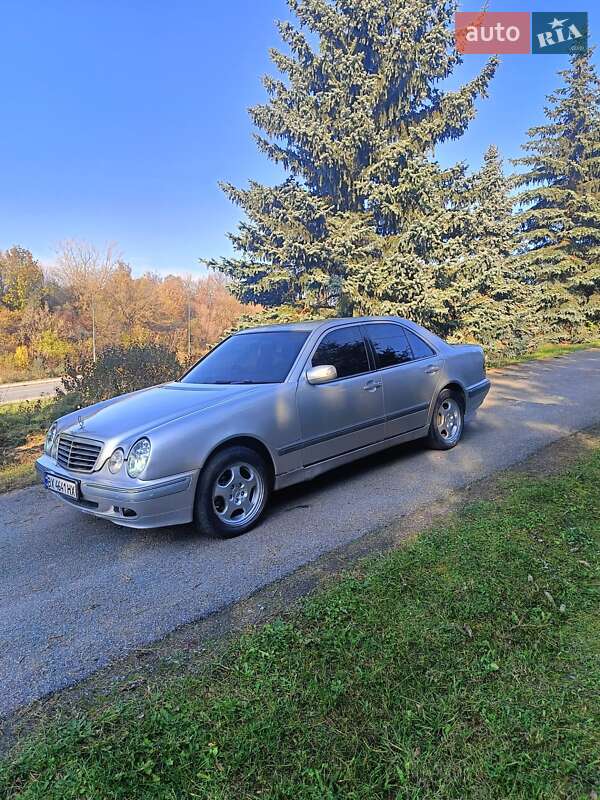 Седан Mercedes-Benz E-Class 2000 в Тернополе
