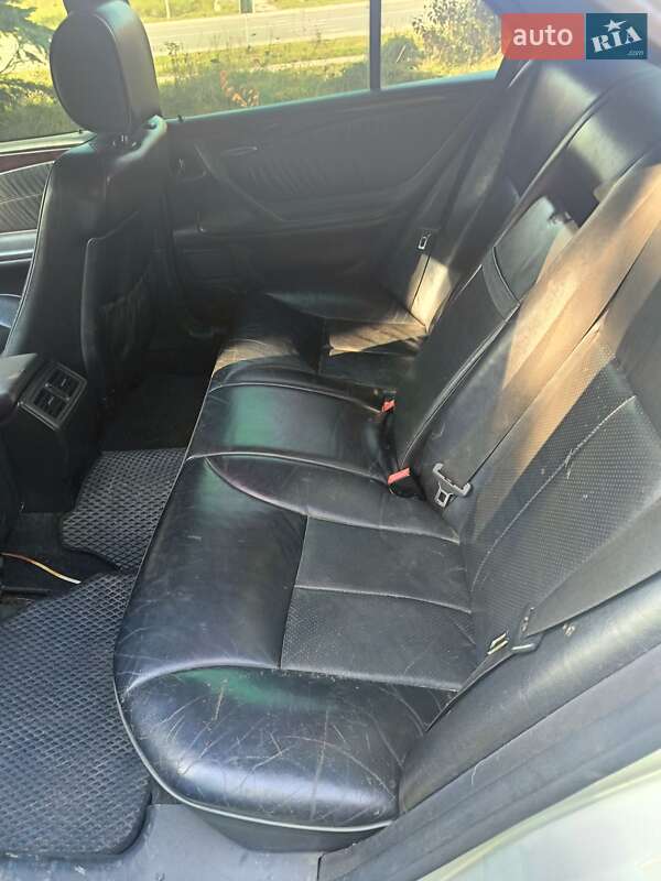 Седан Mercedes-Benz E-Class 2000 в Тернополе