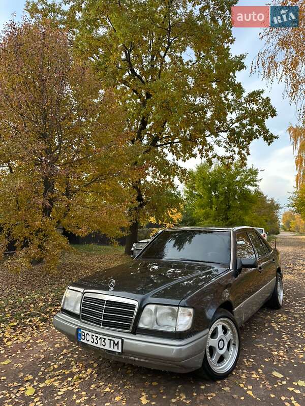 Mercedes-Benz E-Class 1995