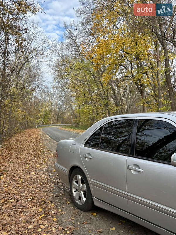 Седан Mercedes-Benz E-Class 2000 в Харькове фото 10 Седан Mercedes-Benz E-Class 2000 в Харькове