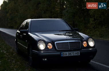 Седан Mercedes-Benz E-Class 1995 в Кропивницькому