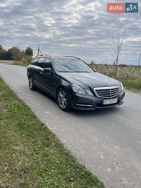 Універсал Mercedes-Benz E-Class 2012 в Львові фото 3 Універсал Mercedes-Benz E-Class 2012 в Львові