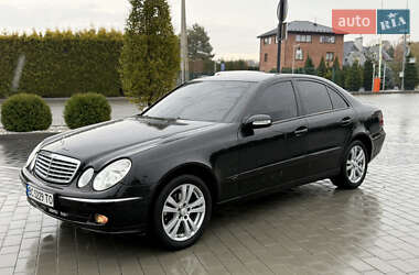 Седан Mercedes-Benz E-Class 2003 в Городке
