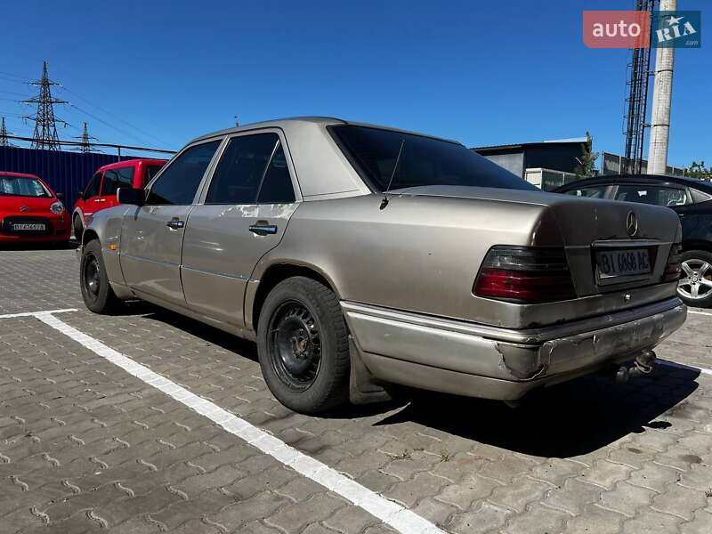 Седан Mercedes-Benz E-Class 1986 в Полтаві фото 5 Седан Mercedes-Benz E-Class 1986 в Полтаві