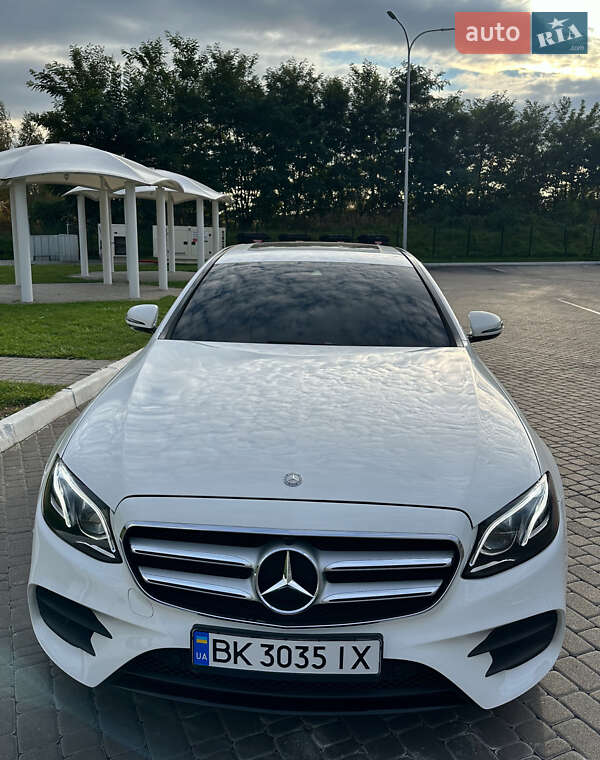 Седан Mercedes-Benz E-Class 2016 в Ровно фото 6 Седан Mercedes-Benz E-Class 2016 в Ровно